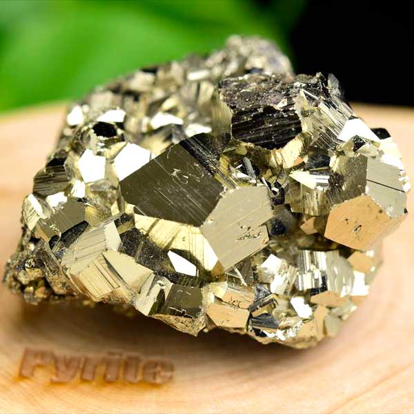 ペルー産　ワンサラ　パイライト　原石　クラスター　立方体結晶　黄鉄鉱　Huanzala Huallanca Pyrite　天然石　パワーストーン