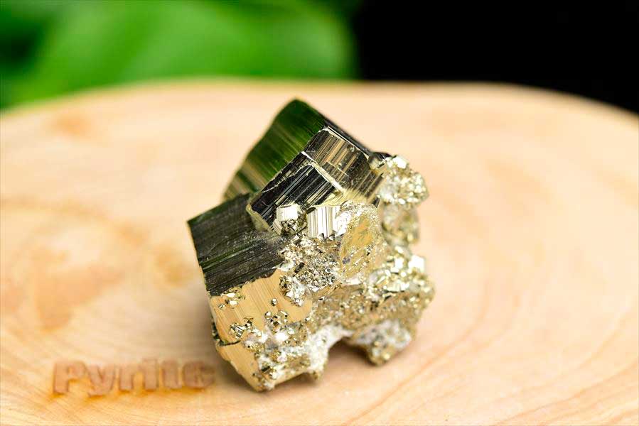 ペルー産　ワンサラ　パイライト　原石　クラスター　立方体結晶　黄鉄鉱　Huanzala Huallanca Pyrite　天然石　パワーストーン