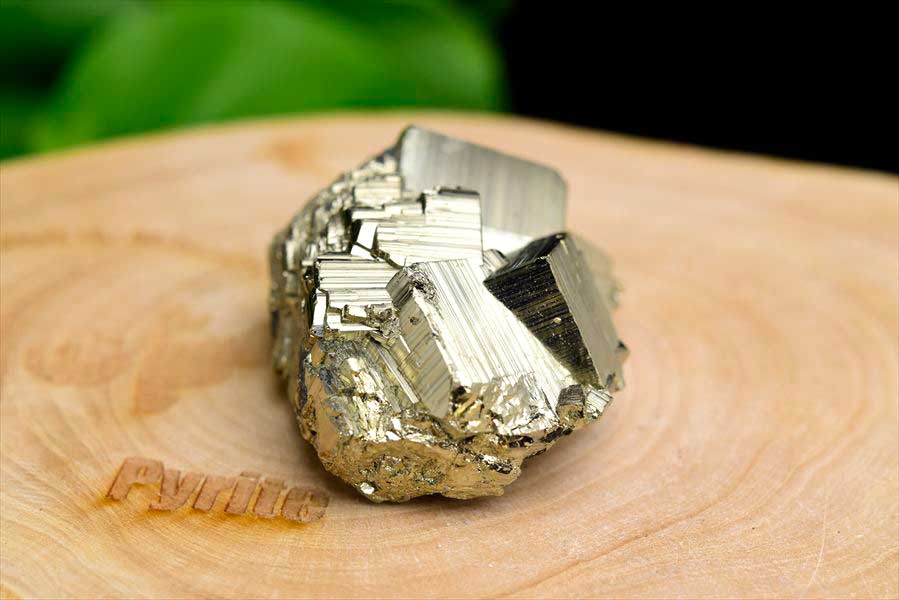 ペルー産　ワンサラ　パイライト　原石　クラスター　立方体結晶　黄鉄鉱　Huanzala Huallanca Pyrite　天然石　パワーストーン