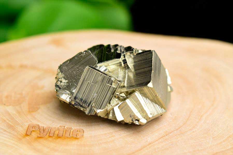 ペルー産　ワンサラ　パイライト　原石　クラスター　立方体結晶　黄鉄鉱　Huanzala Huallanca Pyrite　天然石　パワーストーン