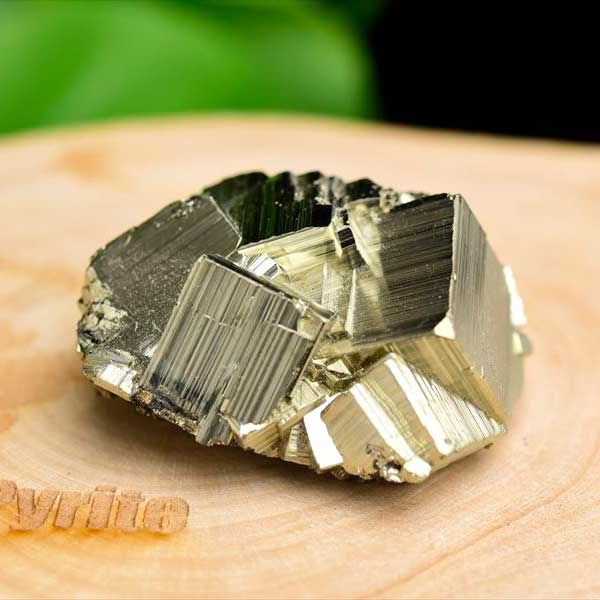 ペルー産　ワンサラ　パイライト　原石　クラスター　立方体結晶　黄鉄鉱　Huanzala Huallanca Pyrite　天然石　パワーストーン