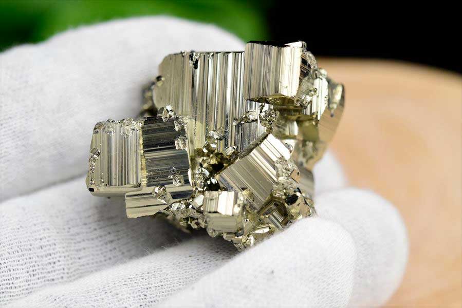 ペルー産　ワンサラ　パイライト　原石　クラスター　立方体結晶　黄鉄鉱　Huanzala Huallanca Pyrite　天然石　パワーストーン