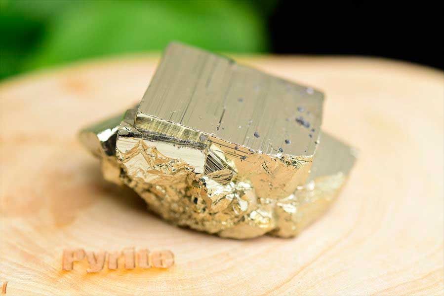 ペルー産　ワンサラ　パイライト　原石　クラスター　立方体結晶　黄鉄鉱　Huanzala Huallanca Pyrite　天然石　パワーストーン