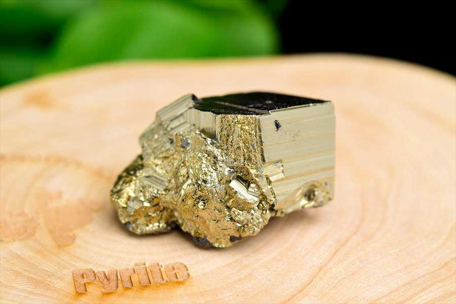 ペルー産　ワンサラ　パイライト　原石　クラスター　立方体結晶　黄鉄鉱　Huanzala Huallanca Pyrite　天然石　パワーストーン