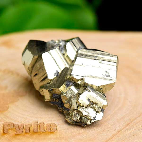 ペルー産　ワンサラ　パイライト　原石　クラスター　立方体結晶　黄鉄鉱　Huanzala Huallanca Pyrite　天然石　パワーストーン