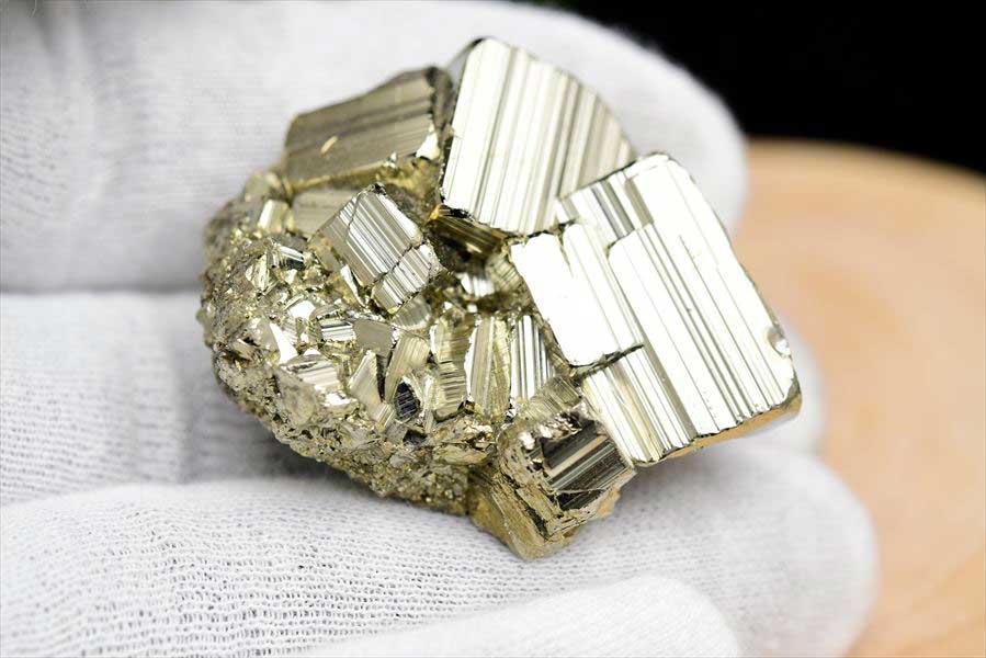 ペルー産　ワンサラ　パイライト　原石　クラスター　立方体結晶　黄鉄鉱　Huanzala Huallanca Pyrite　天然石　パワーストーン