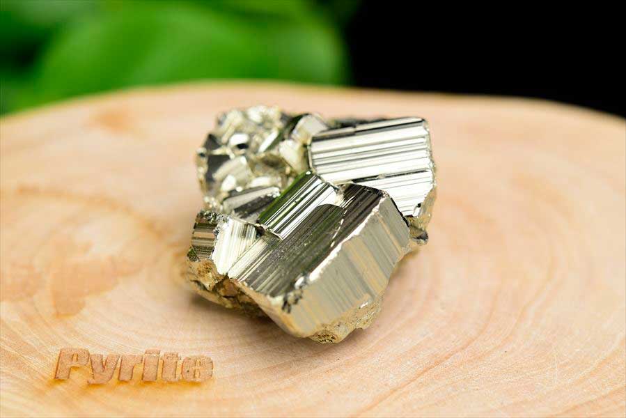 ペルー産　ワンサラ　パイライト　原石　クラスター　立方体結晶　黄鉄鉱　Huanzala Huallanca Pyrite　天然石　パワーストーン