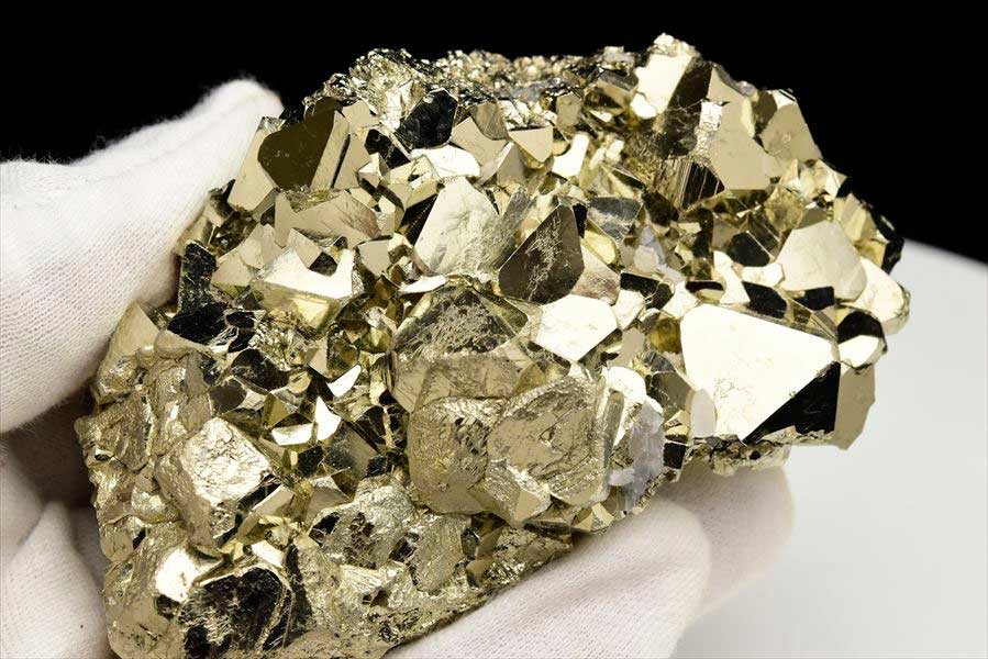 ペルー産　ワンサラ　パイライト　原石　クラスター　黄鉄鉱　Huanzala Huallanca Pyrite　天然石　パワーストーン